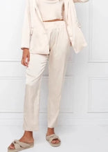 Load image into Gallery viewer, women satin pull on pant
