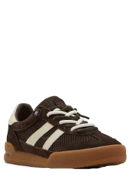 low top stripe sneaker