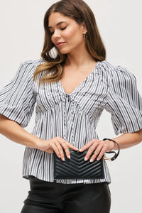 v quilt clutch