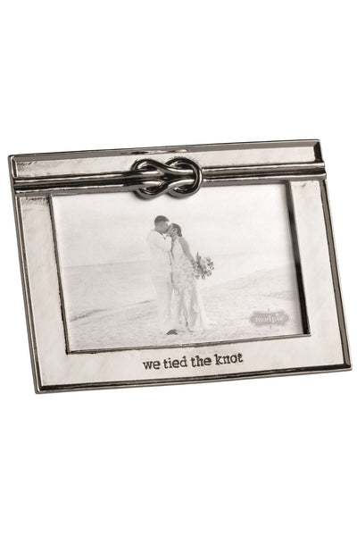 metal knot wedding frame