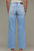 Load image into Gallery viewer, midrise stretch straight jean
