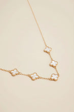 Load image into Gallery viewer, mop flower station necklace
