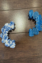 Load image into Gallery viewer, half moon claw clip
