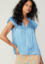 Load image into Gallery viewer, pleat flutter sleeve blouse
