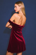 Load image into Gallery viewer, off shoulder velvet dress
