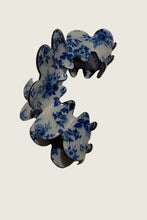 Load image into Gallery viewer, half moon claw clip
