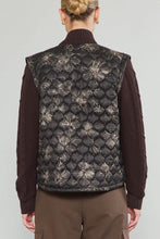 Load image into Gallery viewer, sweater sleeve quilted floral jacket
