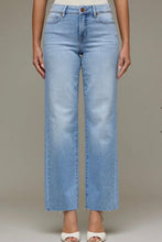 Load image into Gallery viewer, midrise stretch straight jean
