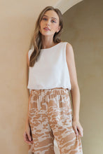 Load image into Gallery viewer, crepe bubble crop tank
