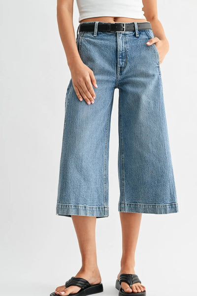 side seam wide capri jean