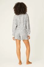 Load image into Gallery viewer, waffle box short 2 set leo
