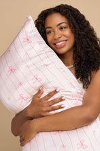 Load image into Gallery viewer, satin pillowcase holiday bows
