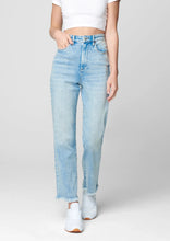 Load image into Gallery viewer, women straight leg jean 
