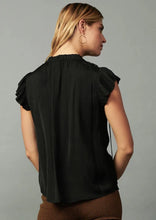 Load image into Gallery viewer, v-neck pleat short sleeve blouse
