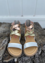 Load image into Gallery viewer, girls metallic strappy sandal
