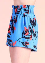 Load image into Gallery viewer, trop leaf print tie waist shorts
