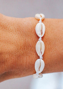 cowries shell string bracelet