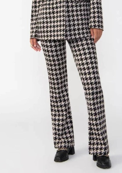 women houndstooth flare pant