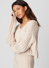 Load image into Gallery viewer, v neck crop sweater
