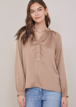 Load image into Gallery viewer, womens woven pullover blouse
