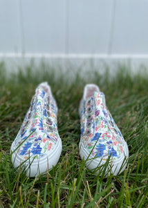 tween girls slip on sneaker - floral