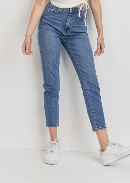 hirise clean mom jeans