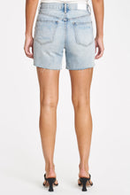 Load image into Gallery viewer, hirise mom cut off denim short
