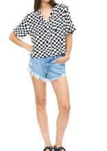 Load image into Gallery viewer, fray hem distressed shorts baja
