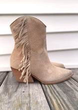 Load image into Gallery viewer, women mid suede boot with fringe
