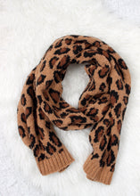 Load image into Gallery viewer, scarf-knit - leopard
