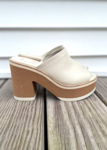 chunky heel wide strap sandal
