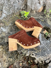 Load image into Gallery viewer, women&#39;s brown suede studded clog shoe
