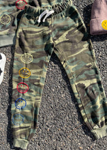 Load image into Gallery viewer, girls camo smiley jogger
