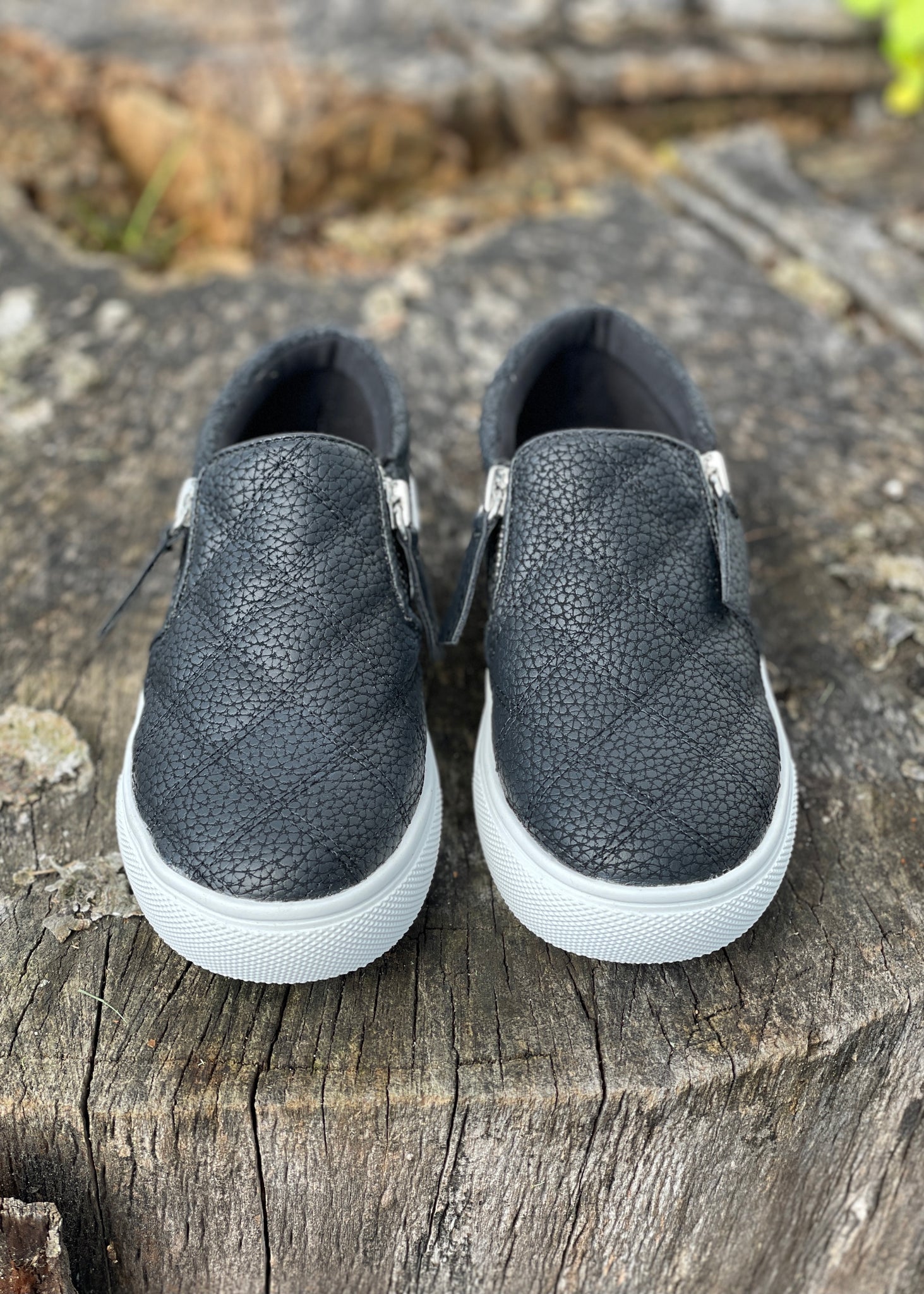 Girls best sale quilted sneakers