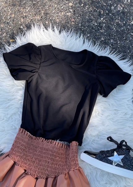 girls short puff sleeve top