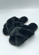 Load image into Gallery viewer, faux fur x slipper
