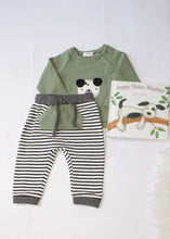 Load image into Gallery viewer, boys 2 piece stripe pant &amp; puppy top
