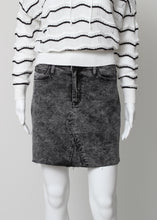 Load image into Gallery viewer, acid wash denim washed-blk
