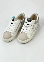 Load image into Gallery viewer, girls silver back star sneaker

