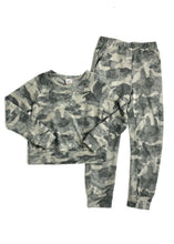 Load image into Gallery viewer, girls cozy camo top
