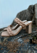 Load image into Gallery viewer, woven block heel sandal
