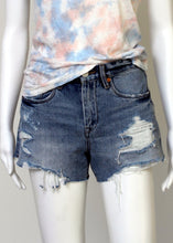 Load image into Gallery viewer, cut off denim shorts

