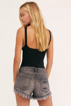 Load image into Gallery viewer, buttom up fray denim shorts - 265
