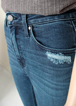Load image into Gallery viewer, high rise distressed skinny jean
