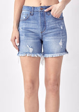 Load image into Gallery viewer, women hirise distressed shorts 
