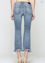 Load image into Gallery viewer, midrise fray hem flare jean s577
