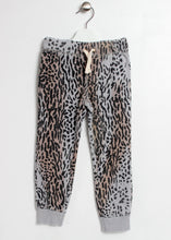 Load image into Gallery viewer, leopardprint fleece jogger-girls

