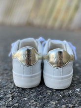 Load image into Gallery viewer, white &amp; gold sneaker
