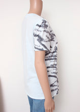 Load image into Gallery viewer, v neck zebra tee
