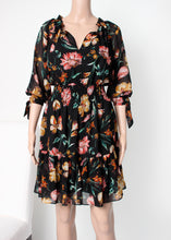 Load image into Gallery viewer, floral smock waist dress
